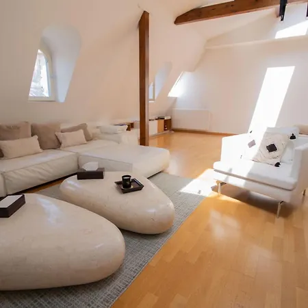 Apartment Triangle D'or *